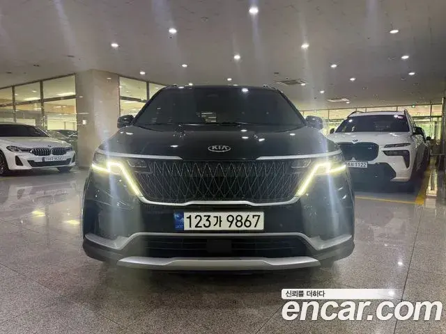 Kia Carnival 2021 — Фото 1/20