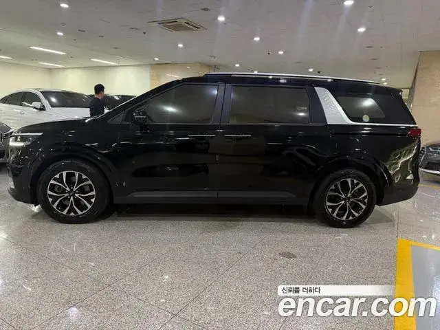 Kia Carnival 2021 — Фото 2/20