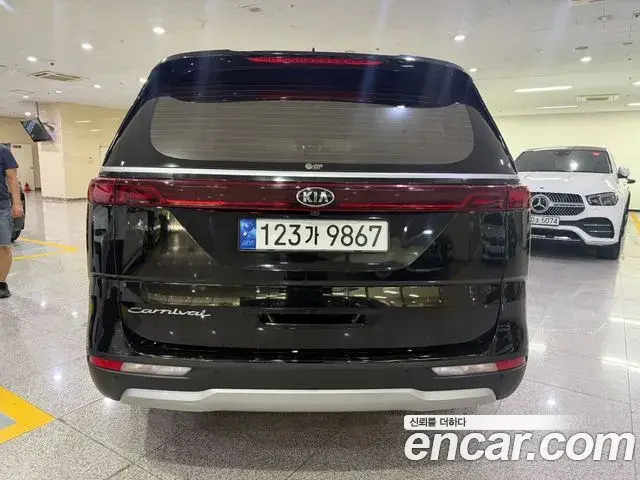 Kia Carnival 2021 — Фото 3/20