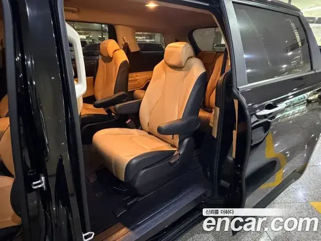 Kia Carnival 2021 — Фото 6/20