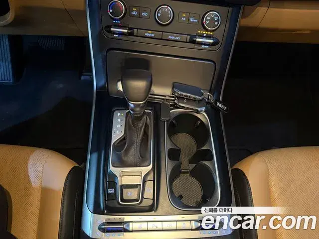 Kia Carnival 2021 — Фото 12/20