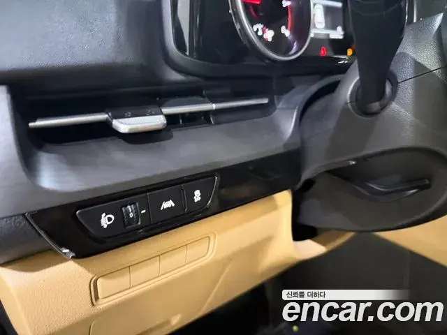 Kia Carnival 2021 — Фото 15/20