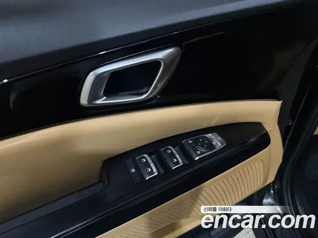 Kia Carnival 2021 — Фото 16/20
