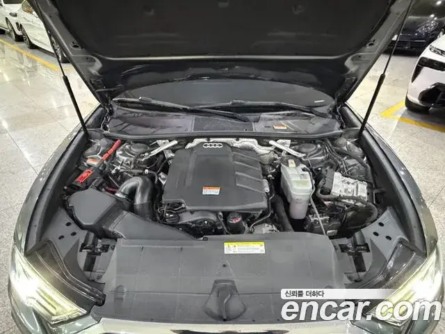 Audi A6 2021 — Photo 2/20