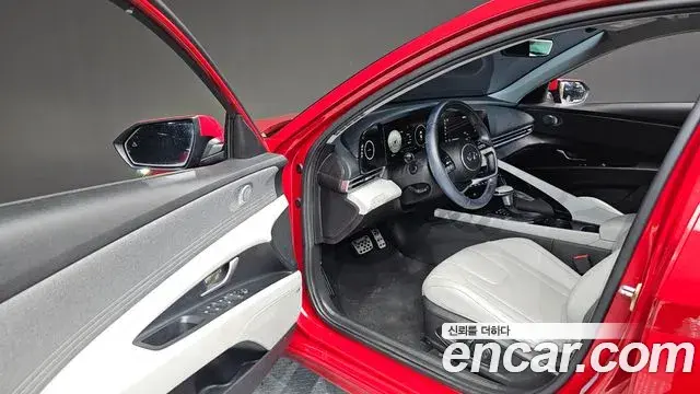 Hyundai The New Avante Hybrid 2020 — Photo 9/30