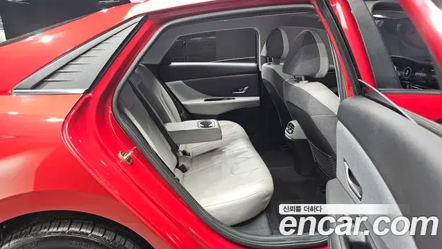 Hyundai The New Avante Hybrid 2020 — Photo 10/30