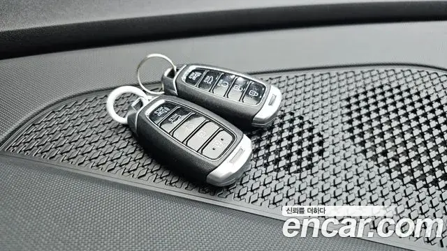 Hyundai The New Avante Hybrid 2020 — Photo 3/30