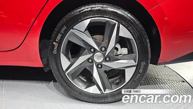 Hyundai The New Avante Hybrid 2020 — Photo 19/30