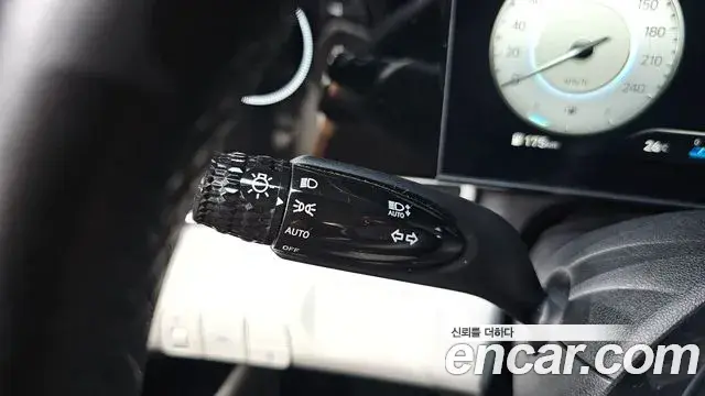 Hyundai The New Avante Hybrid 2020 — Photo 25/30