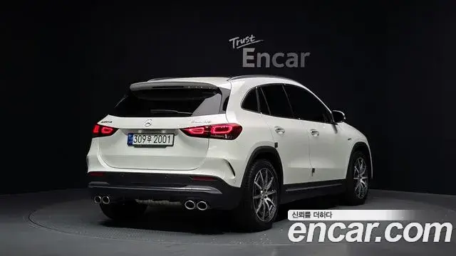 Mercedes-Benz GLA-Class 2021 — Şəkil 9/32