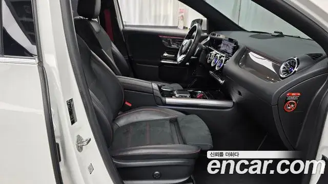 Mercedes-Benz GLA-Class 2021 — Şəkil 23/32