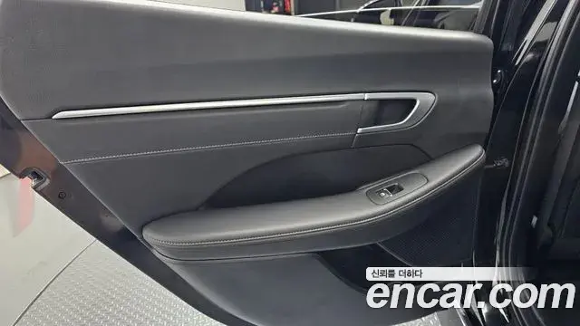 Hyundai Sonata Hybrid 2022 — Şəkil 8/33