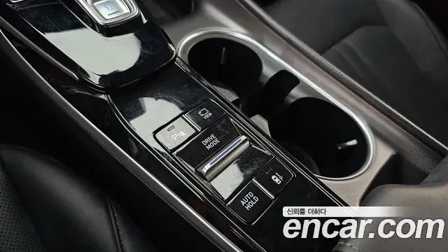 Hyundai Sonata Hybrid 2022 — Şəkil 17/33