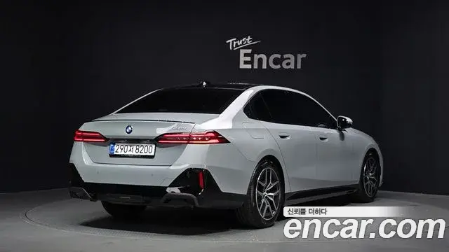 BMW 5 Series 2025 — Şəkil 15/32