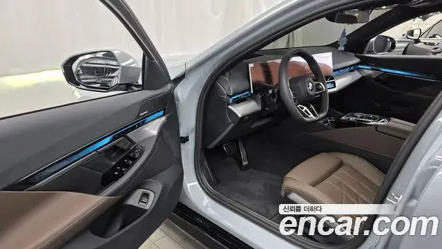 BMW 5 Series 2025 — Şəkil 6/32