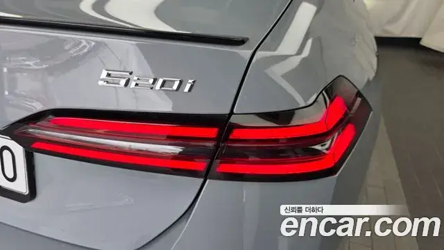 BMW 5 Series 2025 — Şəkil 26/32