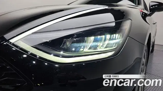 Hyundai Sonata Hybrid 2022 — Şəkil 27/36