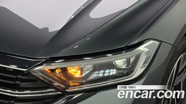 Volkswagen Jetta 2022 — Şəkil 30/32