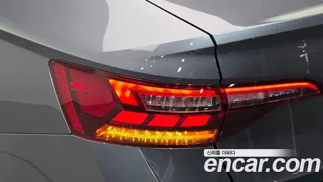 Volkswagen Jetta 2022 — Şəkil 13/32