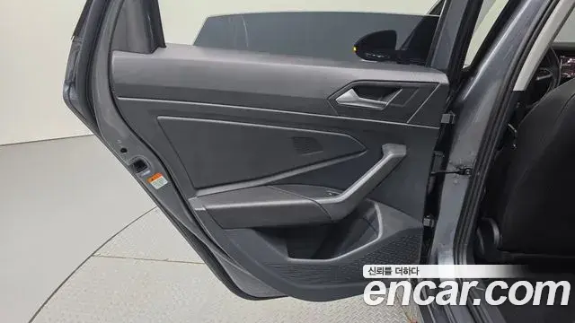 Volkswagen Jetta 2022 — Şəkil 32/32
