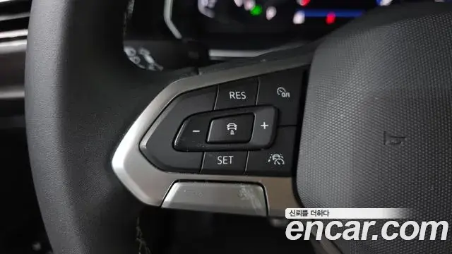 Volkswagen Jetta 2022 — Şəkil 26/32