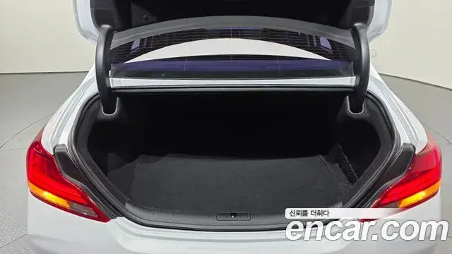 Genesis G70 2018 — ფოტო 30/30