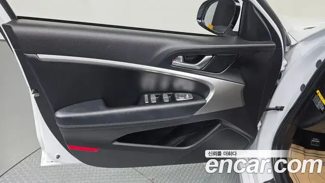 Genesis G70 2018 — ფოტო 7/30