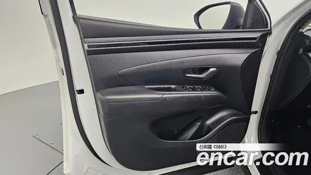 Hyundai Tucson Hybrid 2022 — Photo 8/30