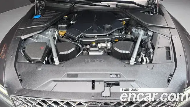 Genesis Electrified G80 2022 — Photo 6/20