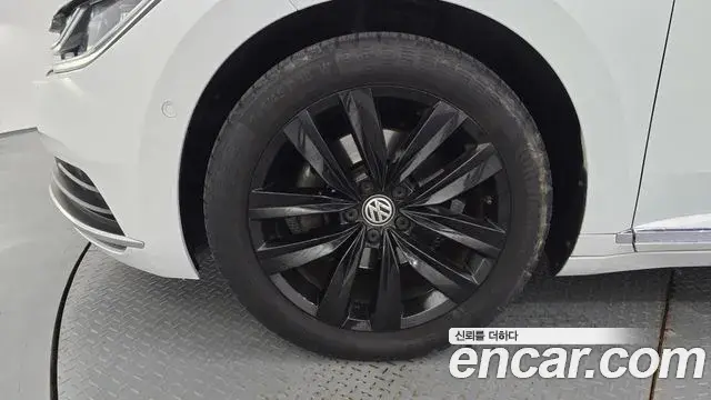 Volkswagen Arteon 2019 — Photo 1/20