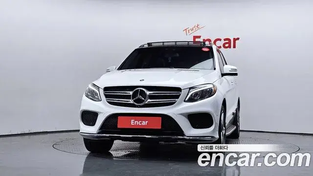 Mercedes-Benz GLE-Class 2018 — Şəkil 33/33