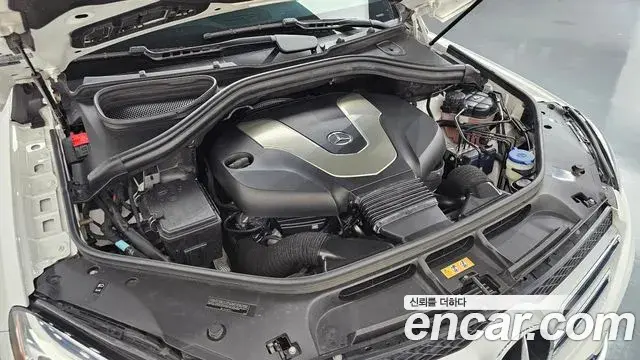 Mercedes-Benz GLE-Class 2018 — Şəkil 14/33