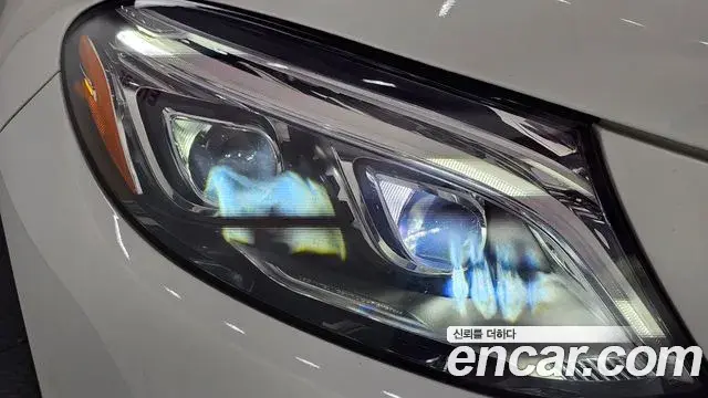 Mercedes-Benz GLE-Class 2018 — Şəkil 23/33