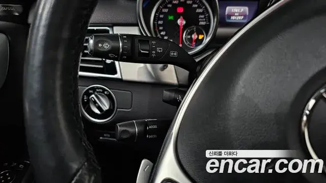 Mercedes-Benz GLE-Class 2018 — Şəkil 3/33
