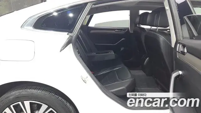 Volkswagen Arteon 2019 — Şəkil 20/33