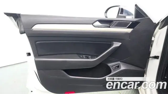 Volkswagen Arteon 2019 — Şəkil 32/33