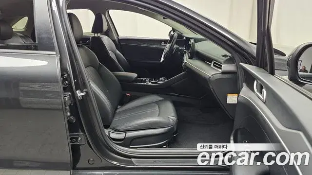 Kia K5 2021 — Şəkil 15/32