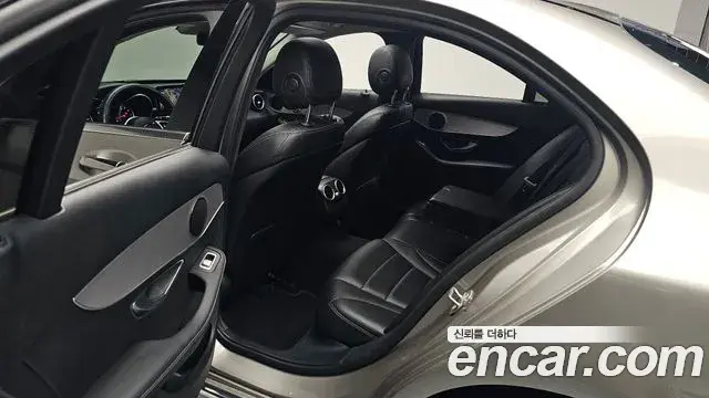Mercedes-Benz C-Class 2020 — Şəkil 16/34