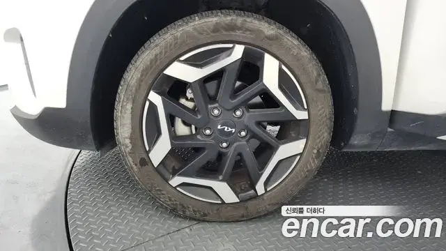 Kia Seltos 2024 — Photo 8/32