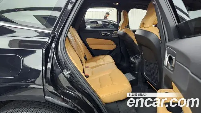 Volvo XC60 2020 — Şəkil 5/20