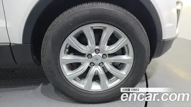 Land Rover Range Rover Evoque 2018 — Photo 19/33