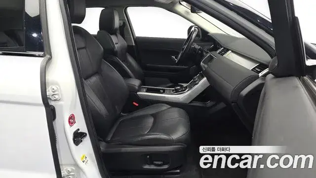 Land Rover Range Rover Evoque 2018 — Photo 27/33