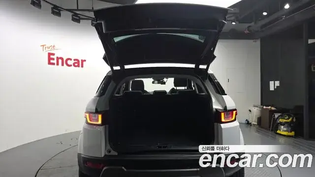 Land Rover Range Rover Evoque 2018 — Photo 11/33