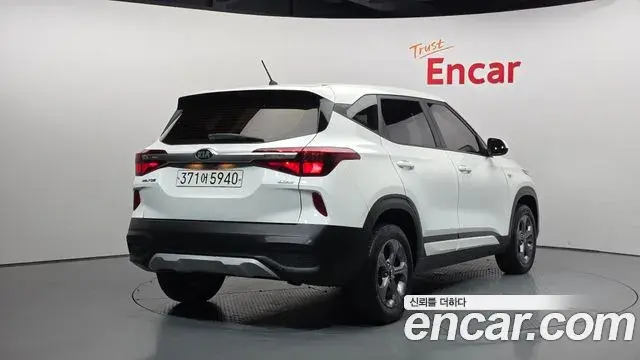 Kia Seltos 2021 — Photo 1/20