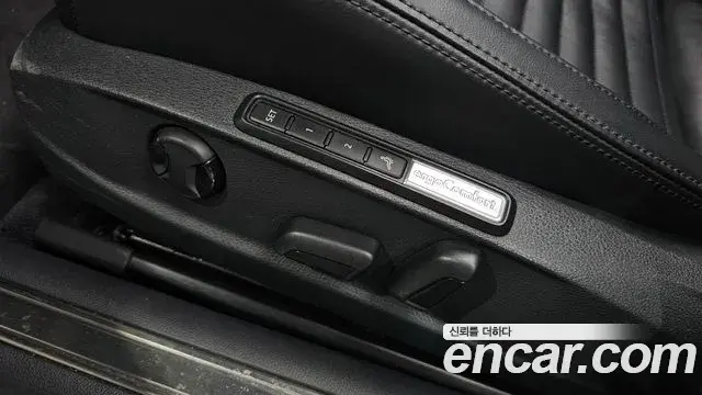 Volkswagen Passat GT 2018 — Şəkil 22/30