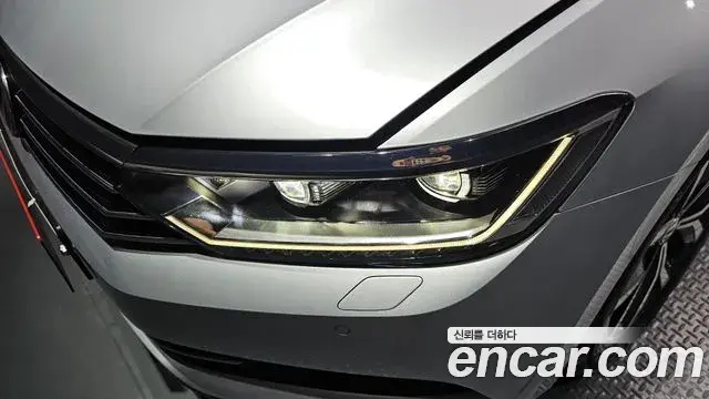 Volkswagen Passat GT 2018 — Şəkil 11/30