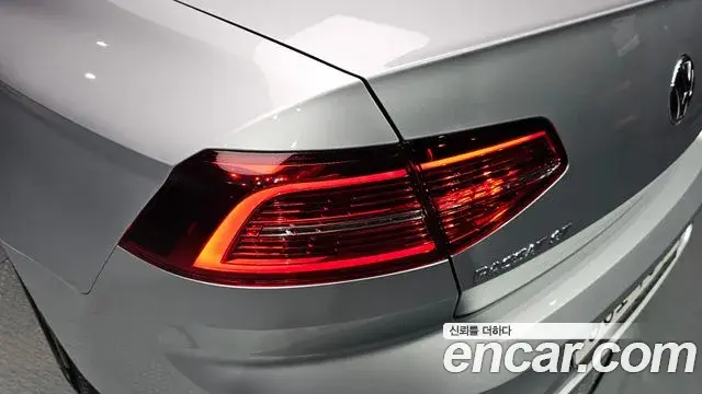 Volkswagen Passat GT 2018 — Şəkil 17/30