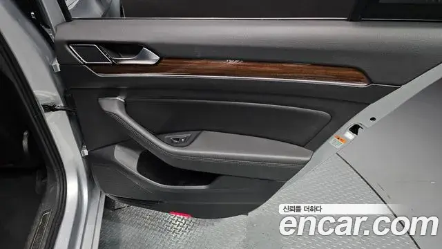 Volkswagen Passat GT 2018 — Şəkil 7/30