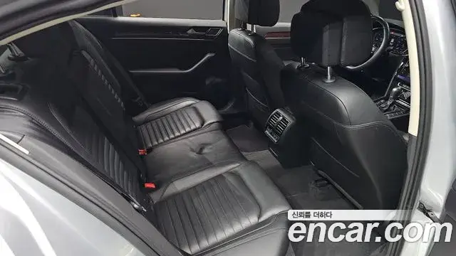 Volkswagen Passat GT 2018 — Şəkil 4/30