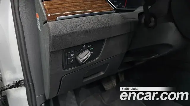 Volkswagen Passat GT 2018 — Şəkil 24/30